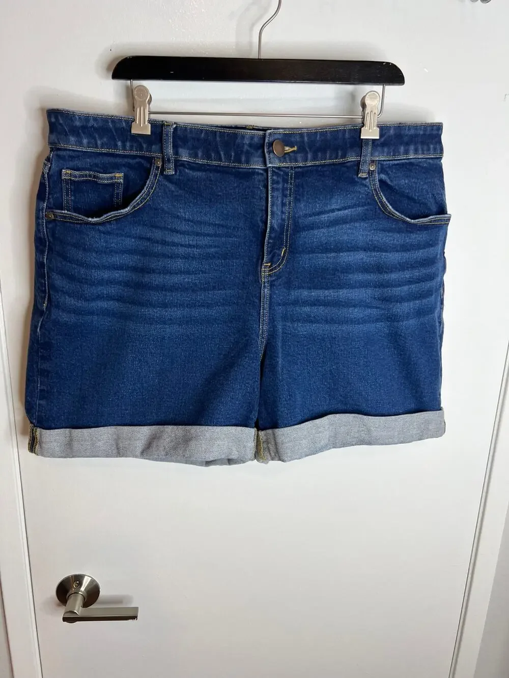 Lane Bryant Women's Signature Fit Mid-Rise Boyfriend Midi Short Blue ~ Size 20